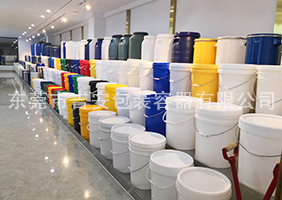 日本少妇吃大吊吉安容器一楼涂料桶、机油桶展区